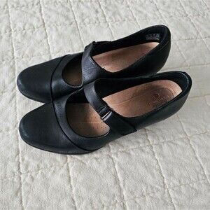 Clarks Rosalyn Wren black leather mary jane pumps